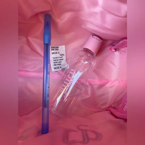 Juicy Couture Plaid Cosmetic Bag - Picture 10 of 10